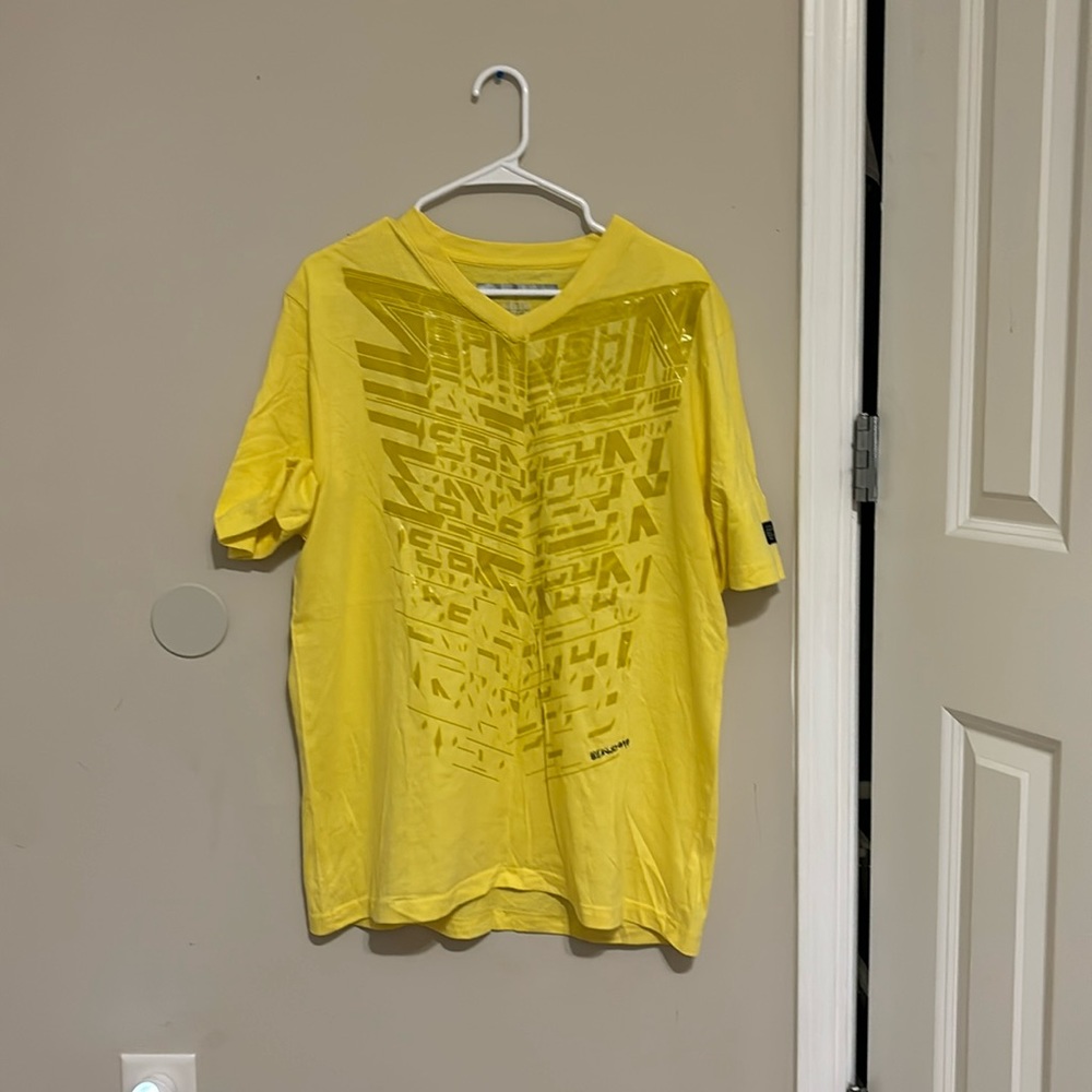 Band new excellent condition t shirt.